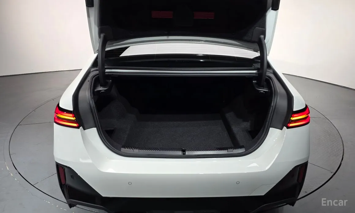 Фото 20 - BMW 5 Series