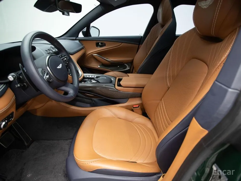 Фото 10 - Aston Martin DBX