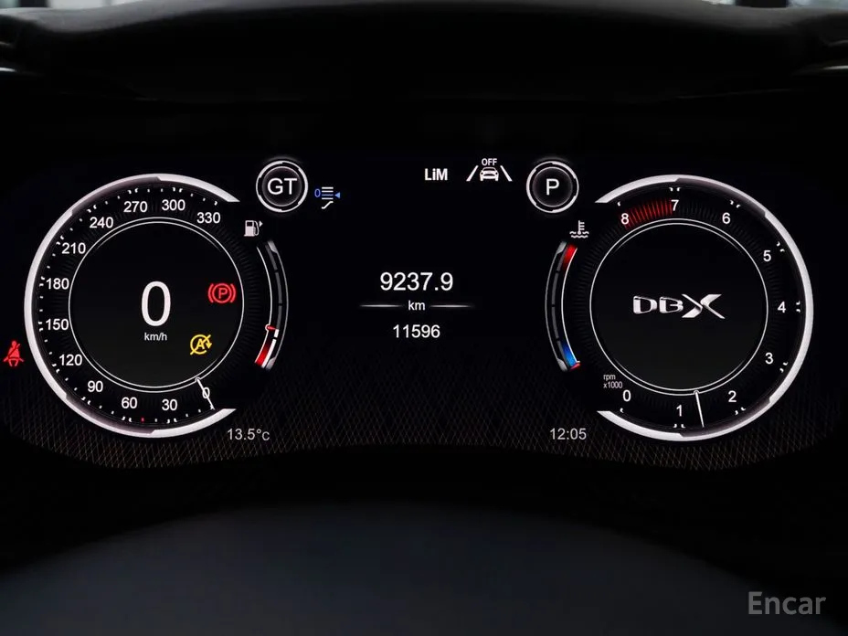 Фото 14 - Aston Martin DBX