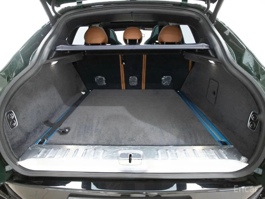 Фото 5 - Aston Martin DBX