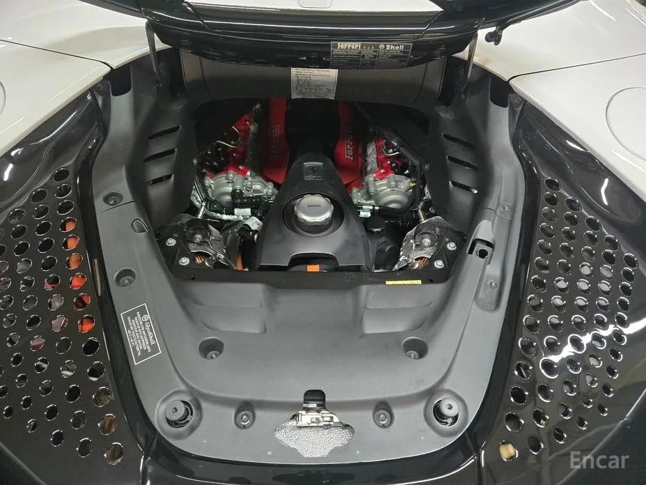 Фото 14 - Ferrari SF90