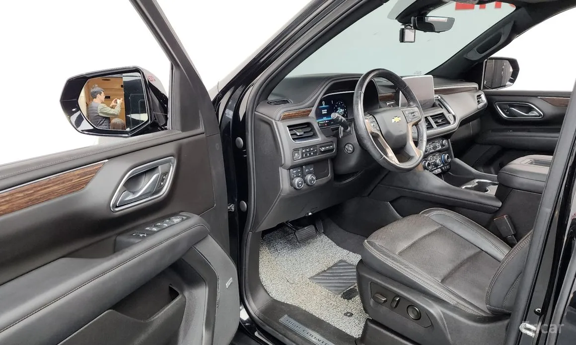 Фото 10 - Chevrolet Tahoe