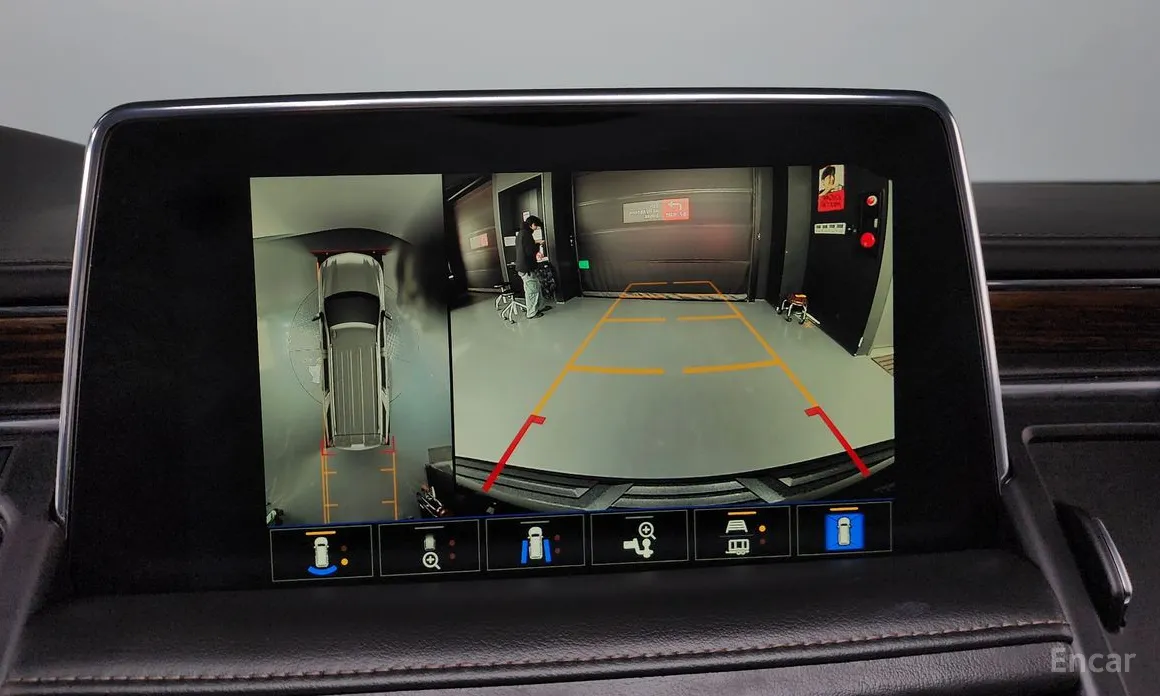 Фото 15 - Chevrolet Tahoe