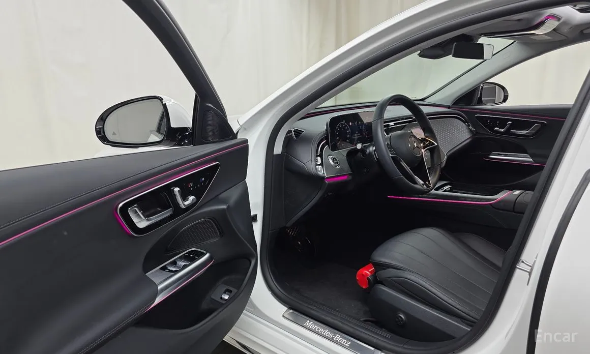 Фото 10 - Mercedes-Benz E-Class