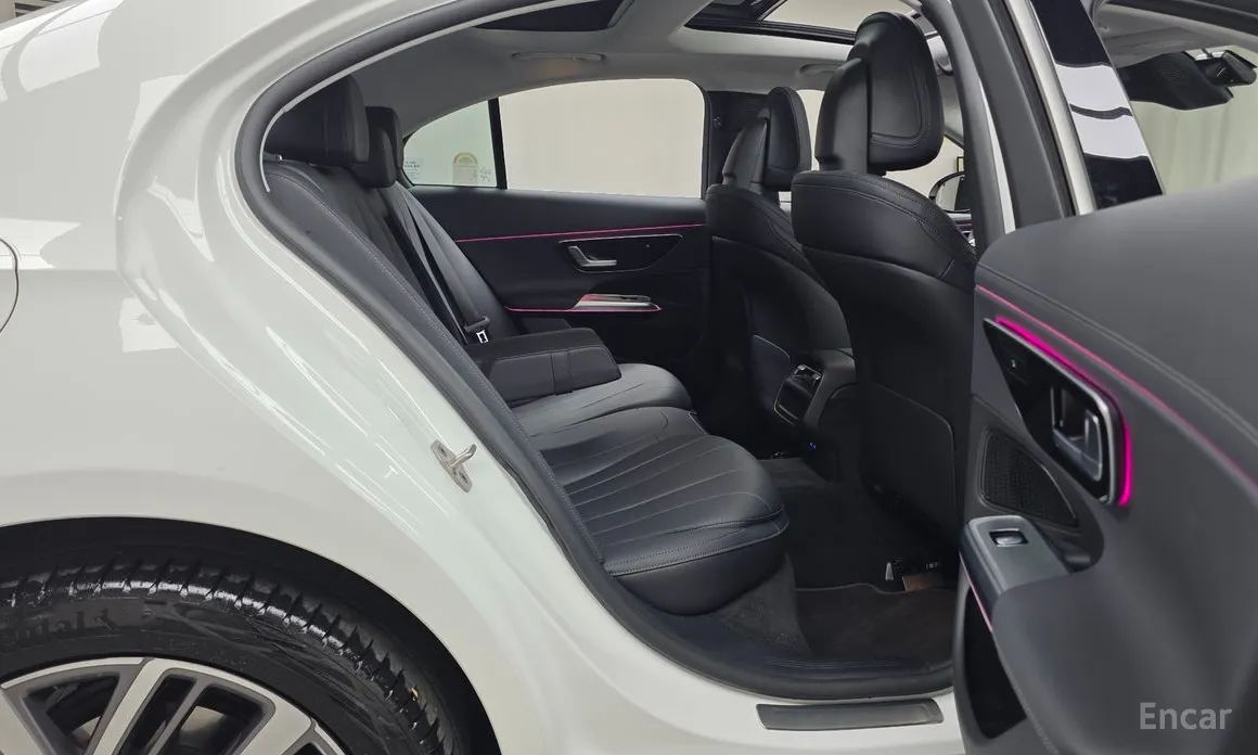 Фото 12 - Mercedes-Benz E-Class