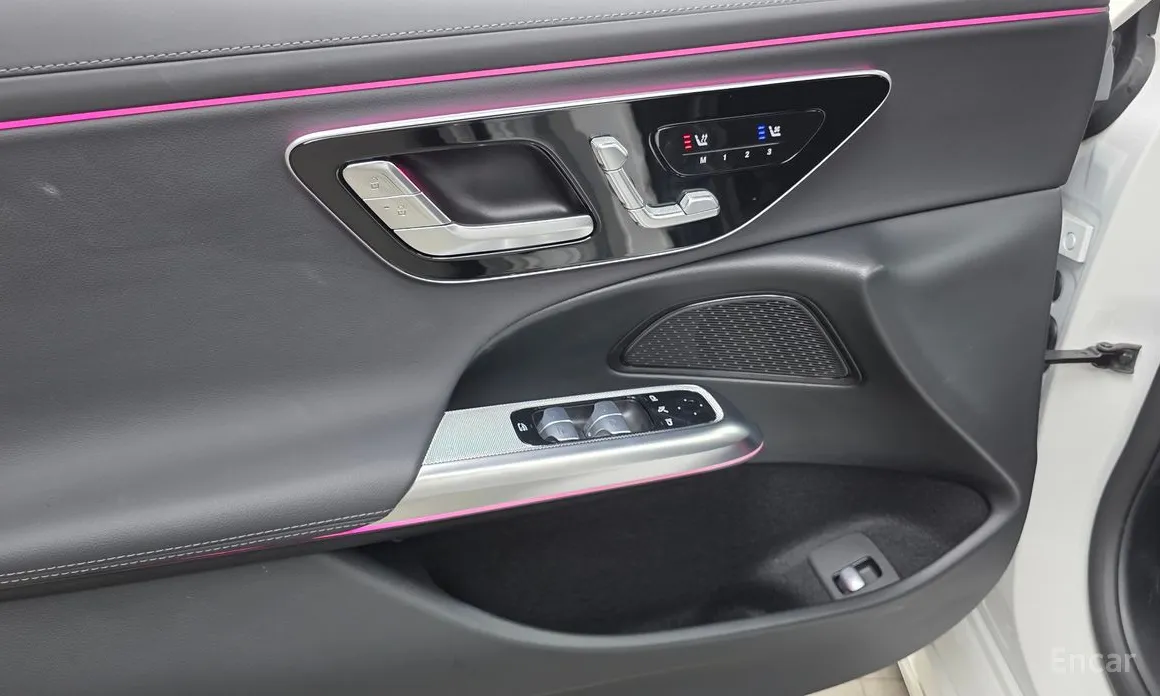 Фото 17 - Mercedes-Benz E-Class