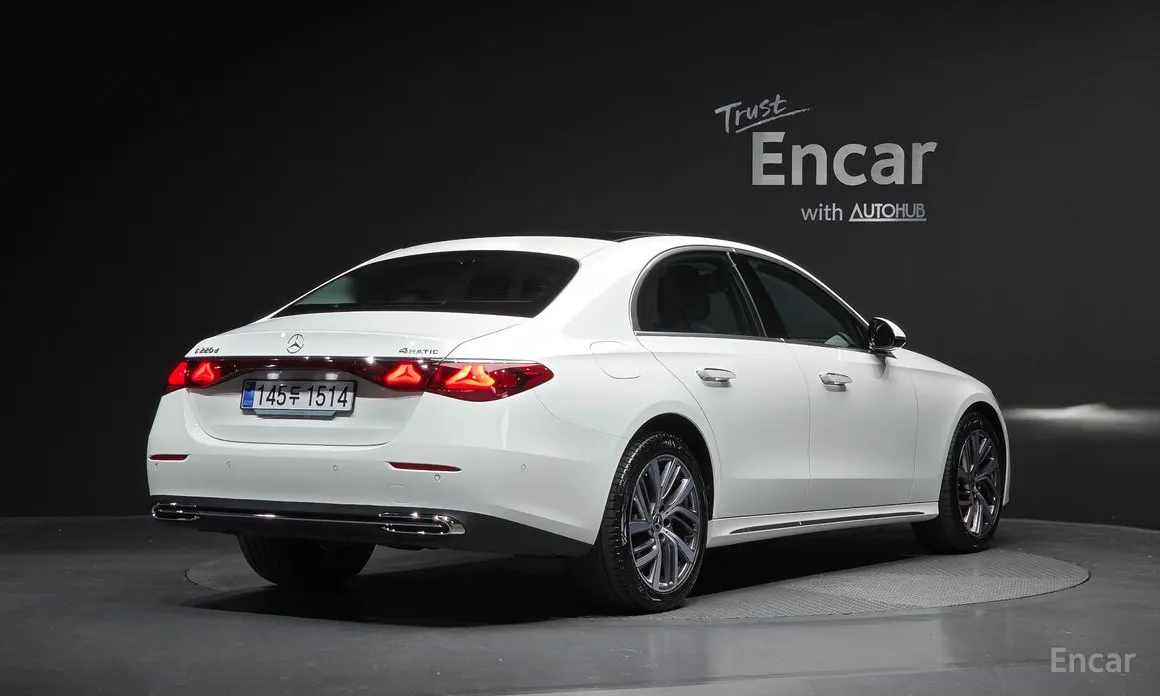 Фото 2 - Mercedes-Benz E-Class