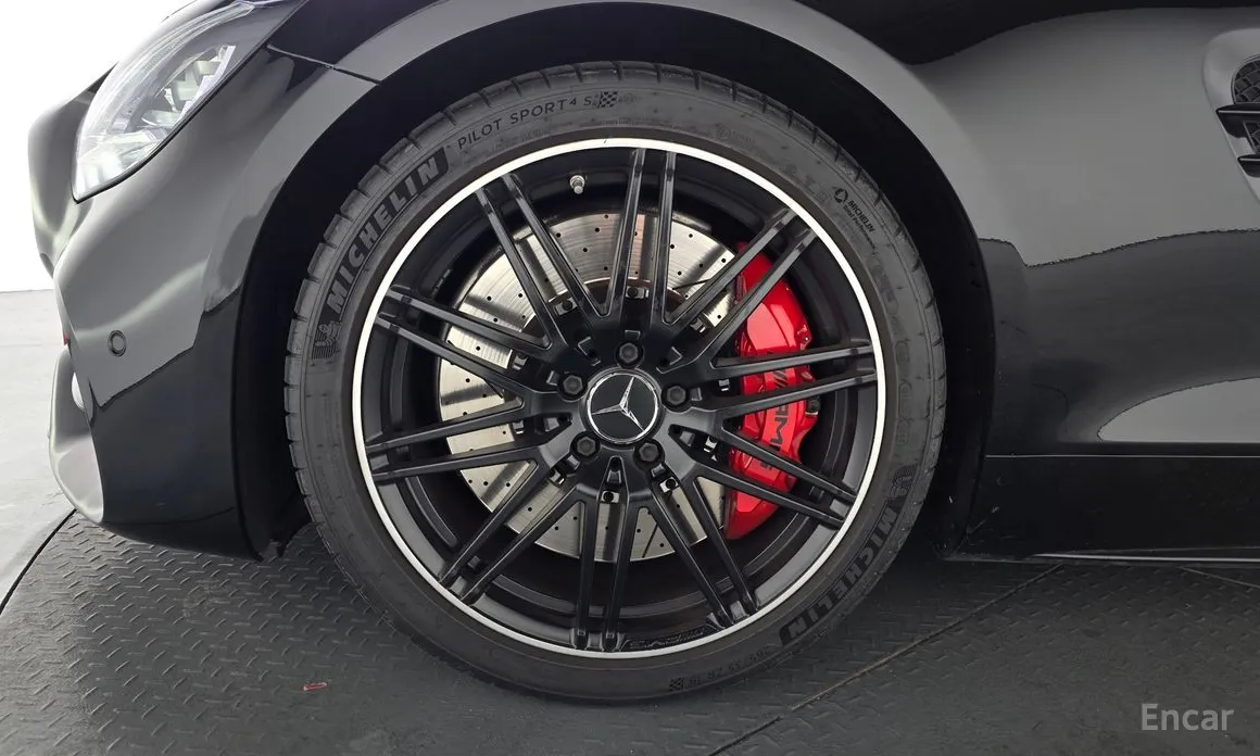 Фото 5 - Mercedes-Benz AMG GT