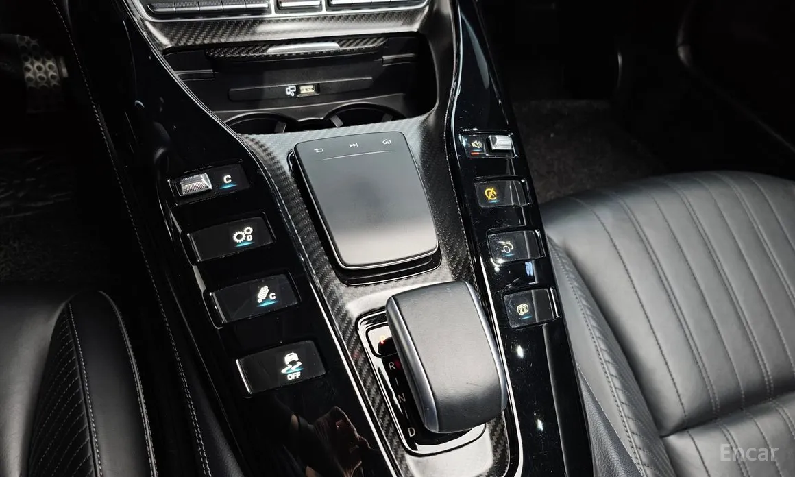 Фото 9 - Mercedes-Benz AMG GT