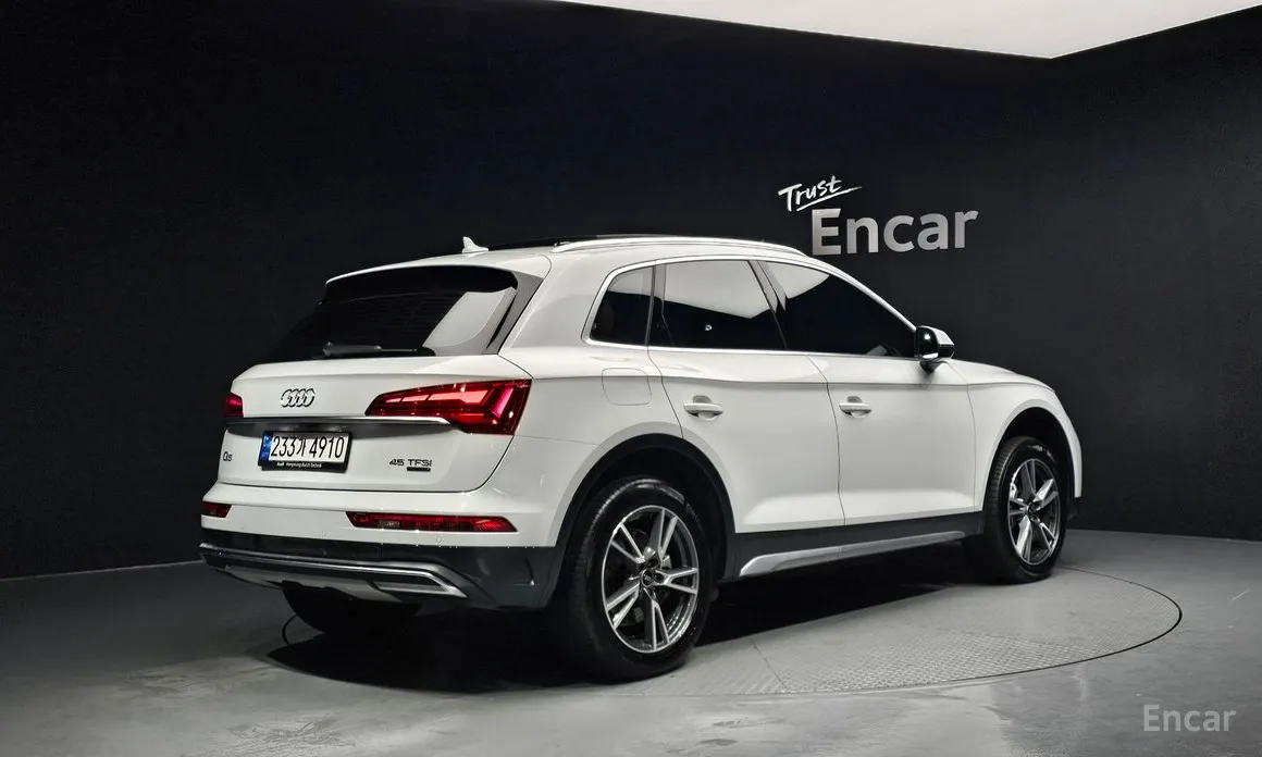 Фото 2 - Audi Q5