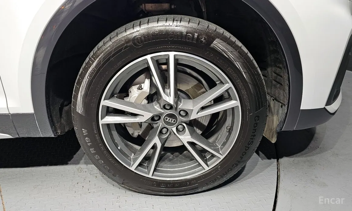 Фото 5 - Audi Q5