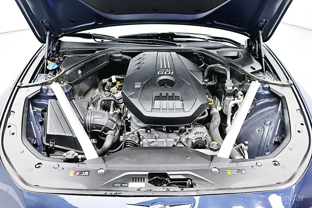 Фото 6 - Genesis G70