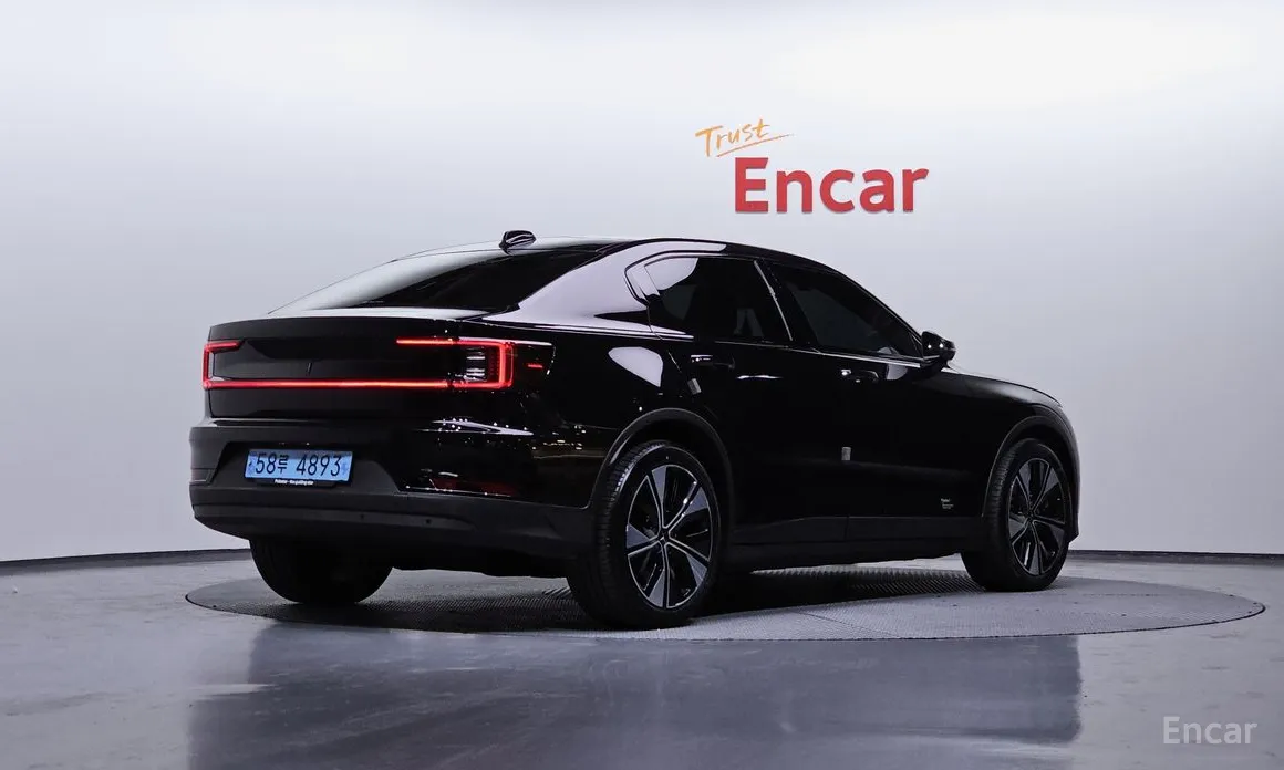 Фото 2 - Polestar 2