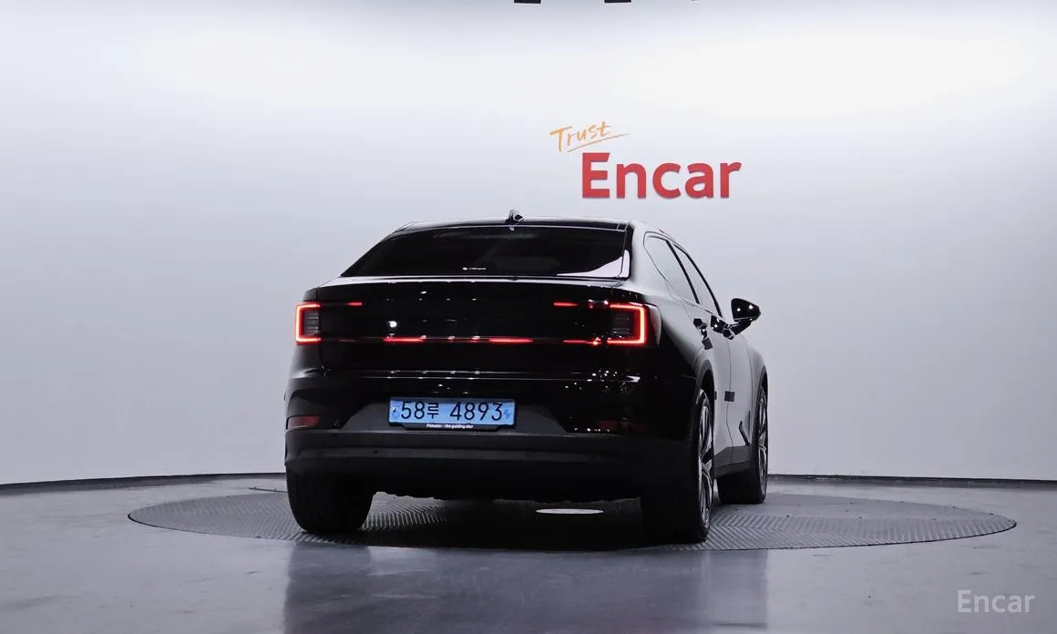 Фото 4 - Polestar 2