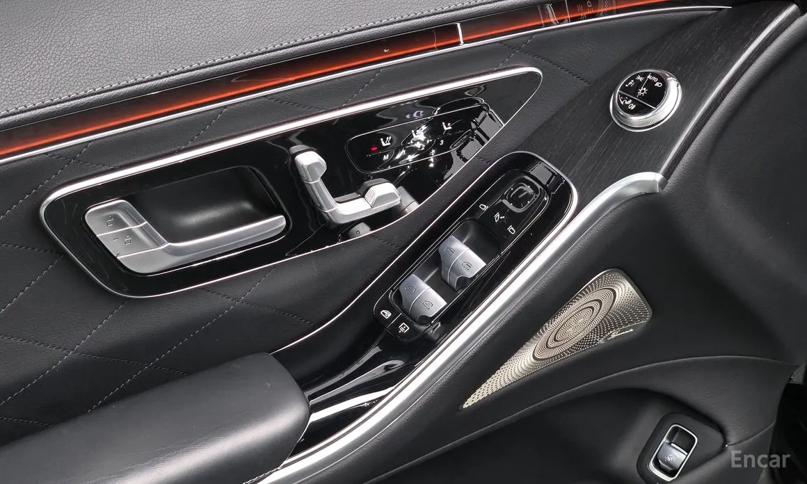 Фото 17 - Mercedes-Benz S-Class