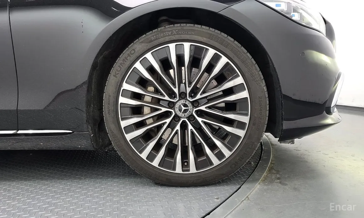 Фото 5 - Mercedes-Benz S-Class