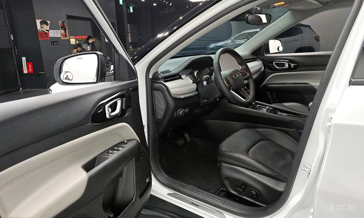 Фото 10 - Jeep Compass