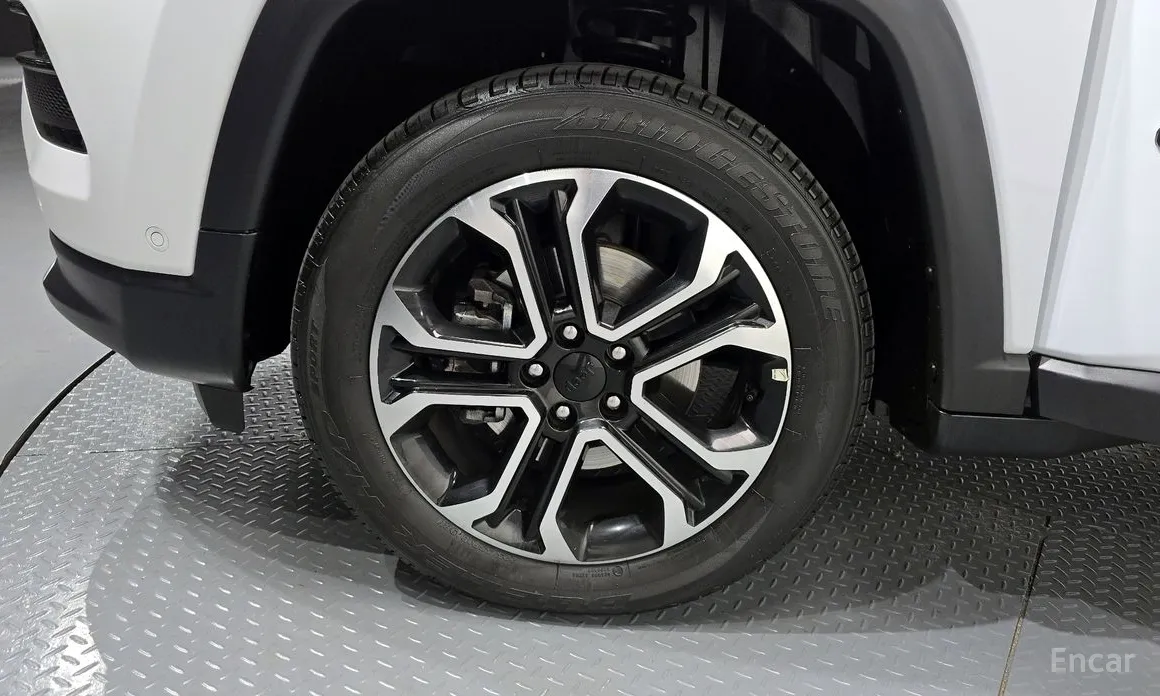 Фото 5 - Jeep Compass