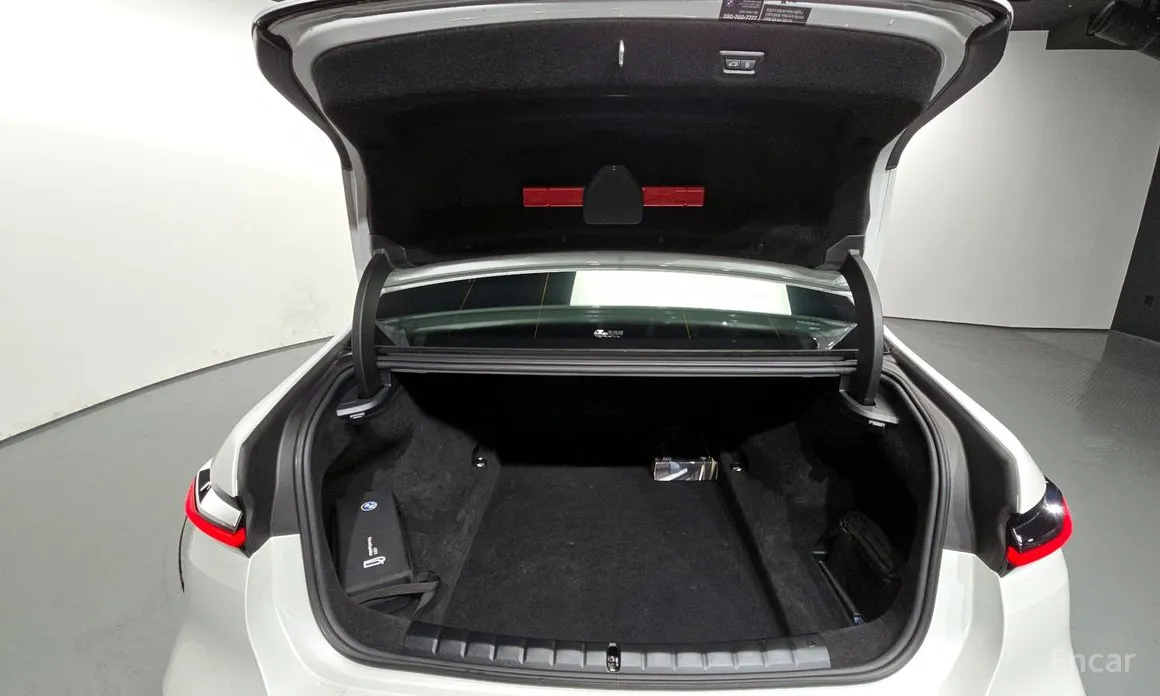 Фото 20 - BMW 7 Series