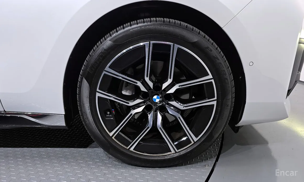 Фото 5 - BMW 7 Series