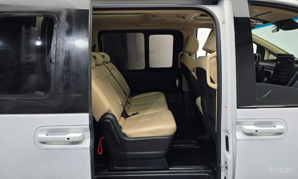 Фото 12 - Hyundai Staria