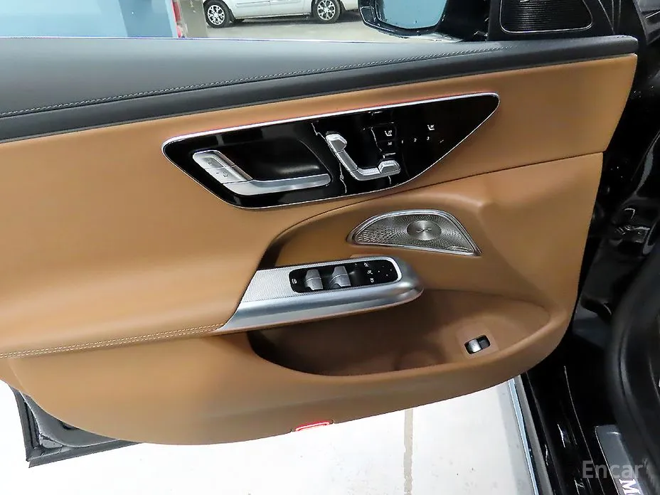 Фото 13 - Mercedes-Benz E-Class