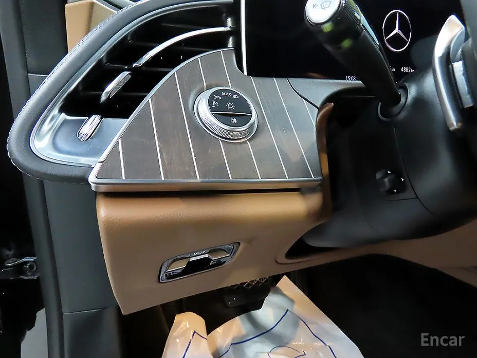 Фото 14 - Mercedes-Benz E-Class