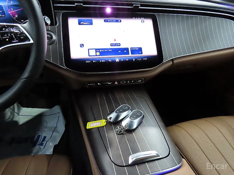 Фото 9 - Mercedes-Benz E-Class