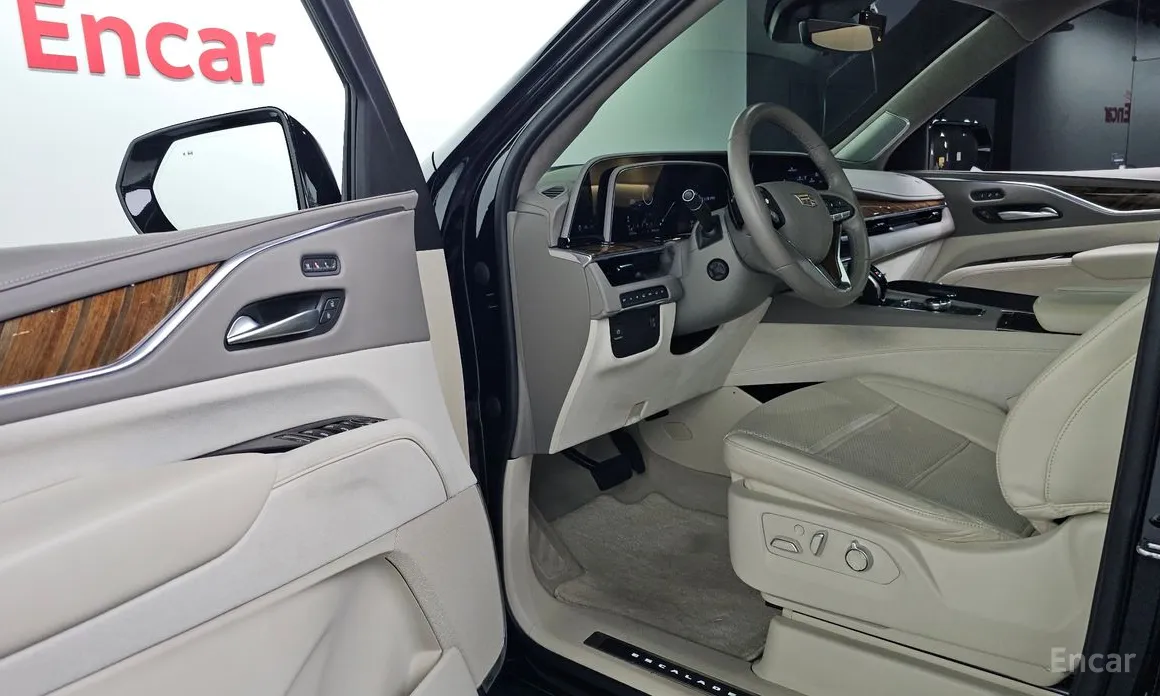 Фото 10 - Cadillac Escalade