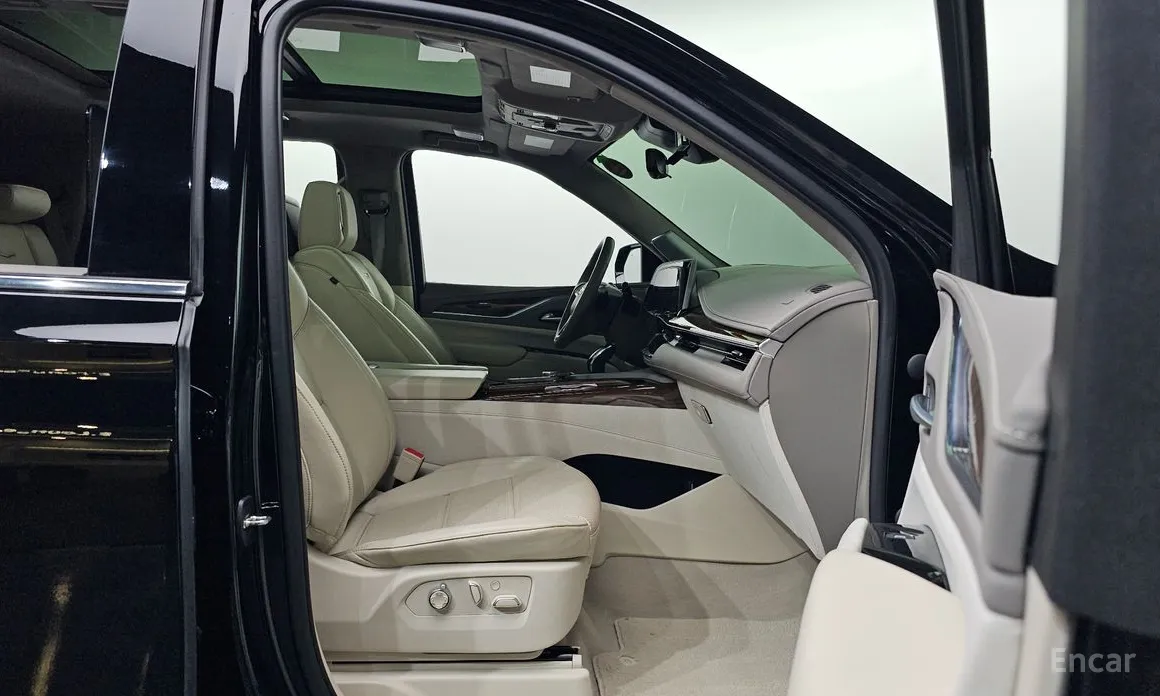 Фото 11 - Cadillac Escalade