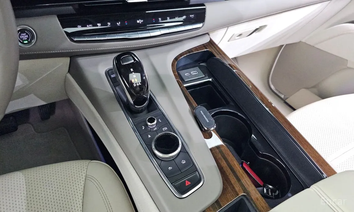 Фото 9 - Cadillac Escalade