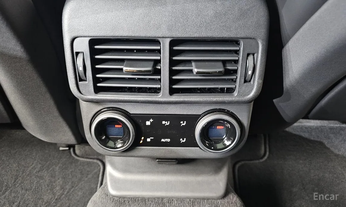 Фото 18 - Land Rover Range Rover Velar