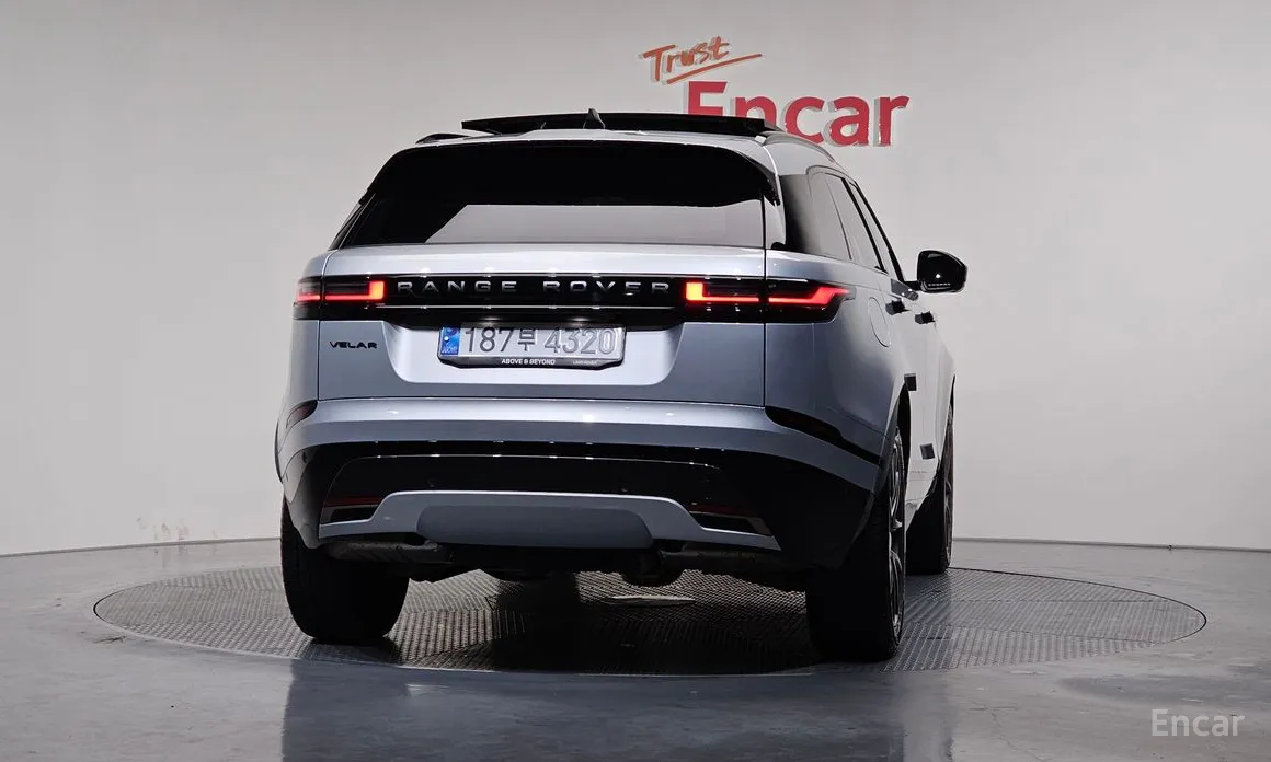 Фото 4 - Land Rover Range Rover Velar