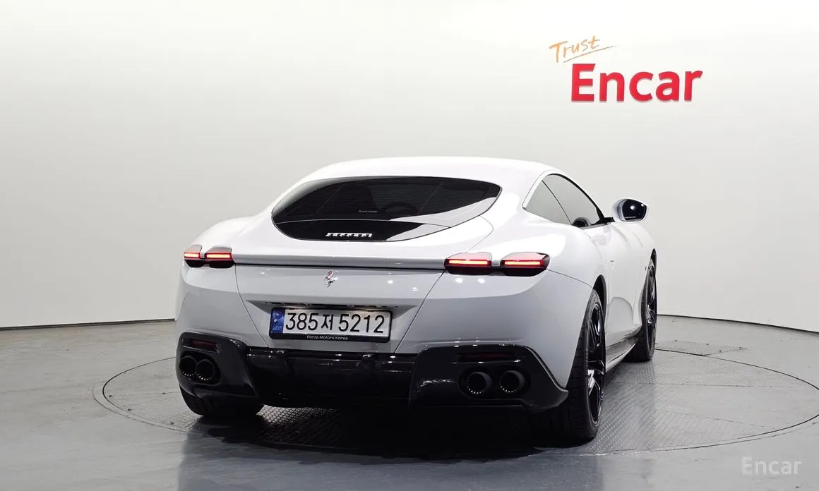 Фото 4 - Ferrari Roma