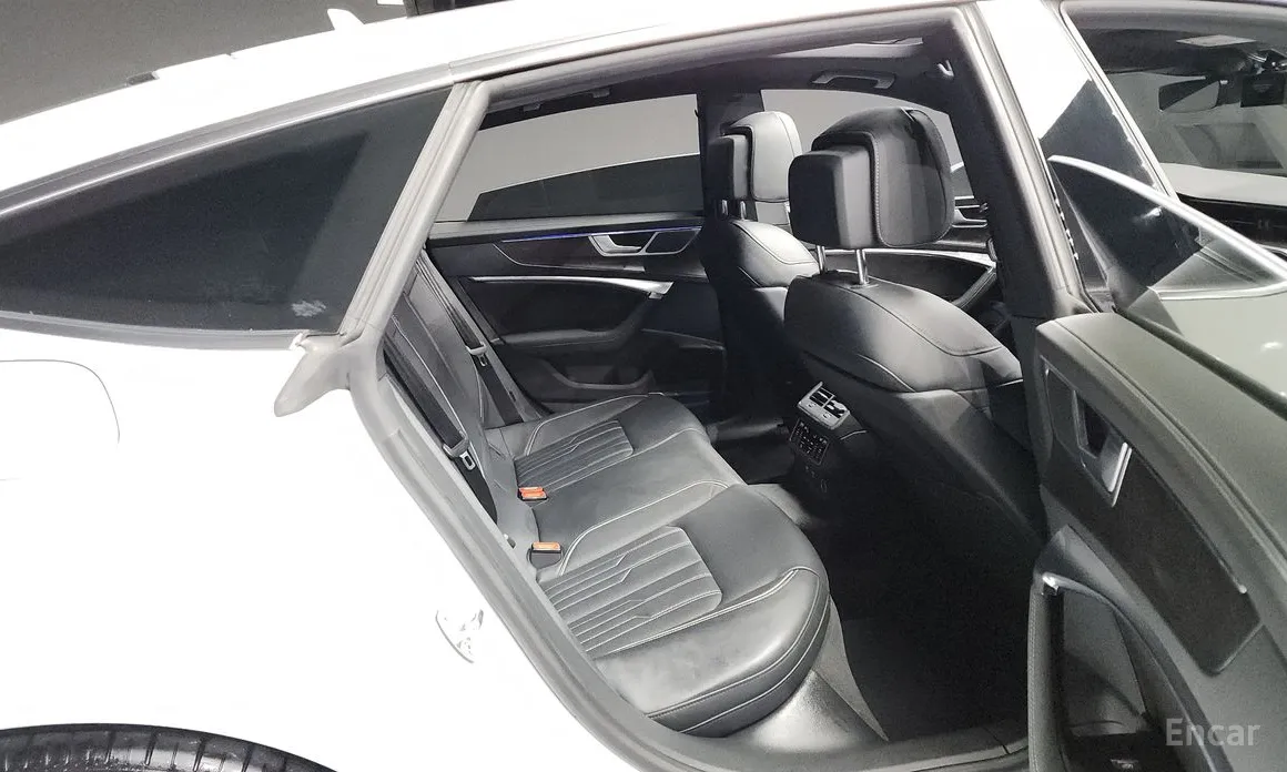 Фото 12 - Audi A7