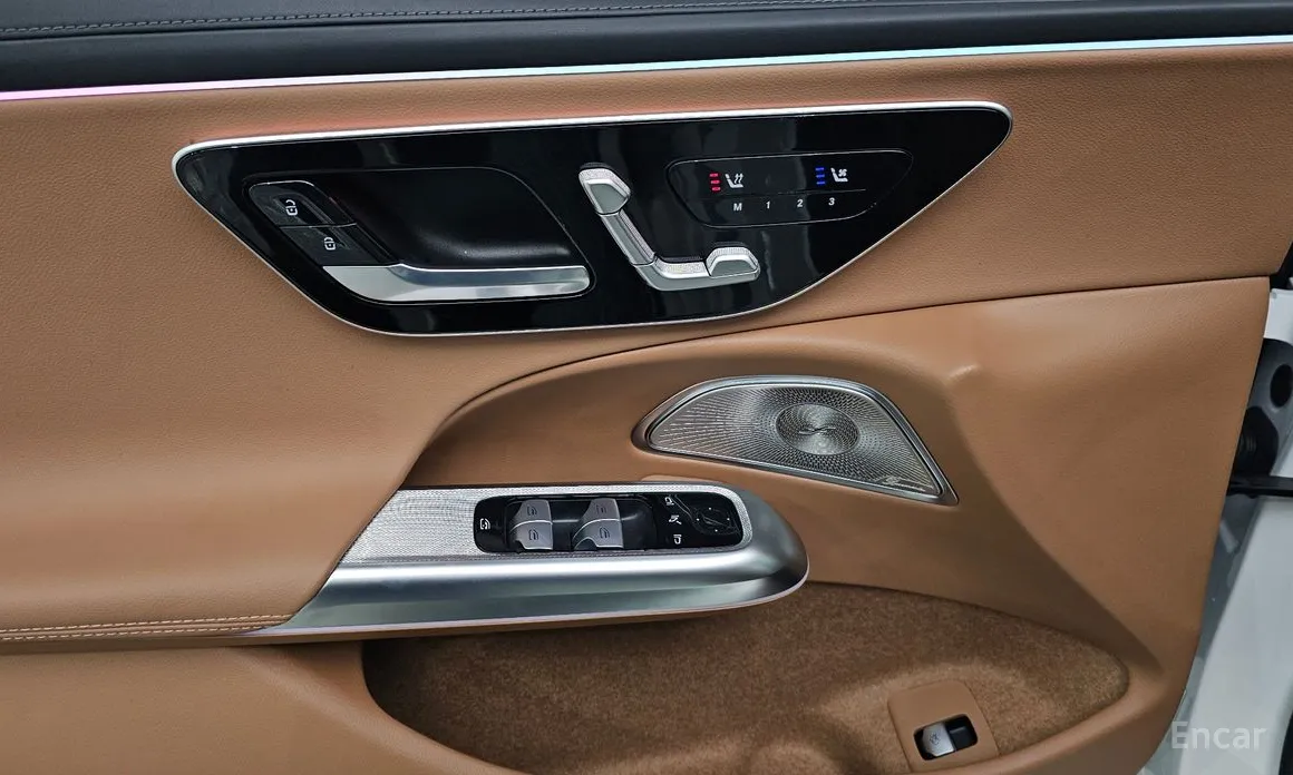 Фото 18 - Mercedes-Benz E-Class