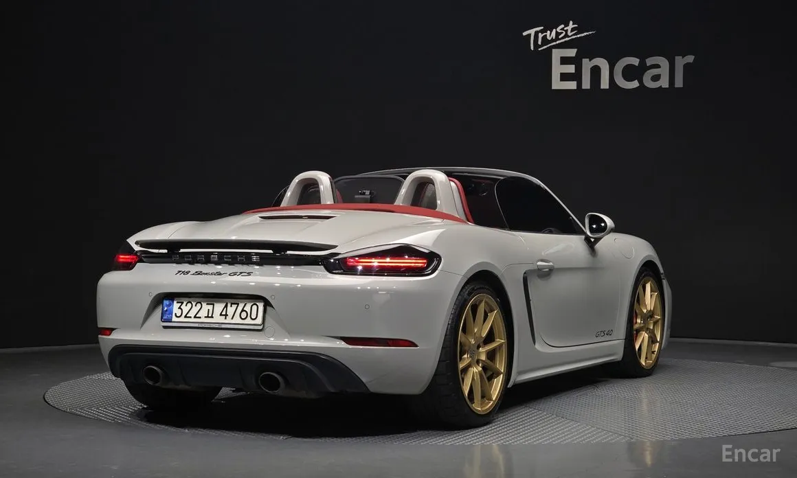 Фото 2 - Porsche 718