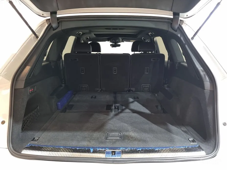 Фото 19 - Audi Q7