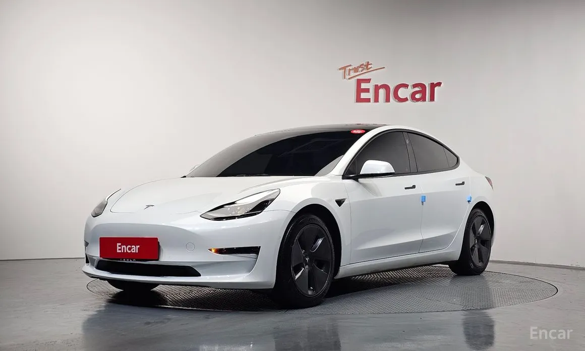 Фото 1 - Tesla Model 3