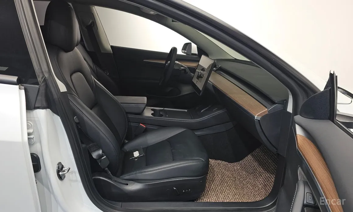 Фото 11 - Tesla Model 3