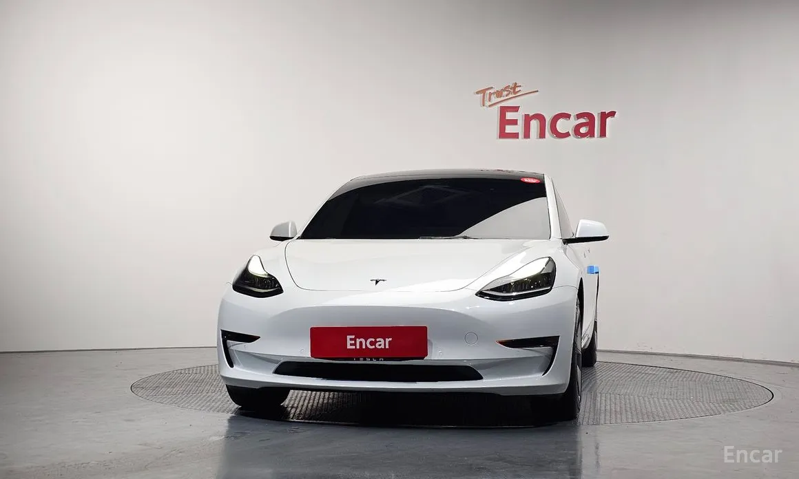 Фото 3 - Tesla Model 3