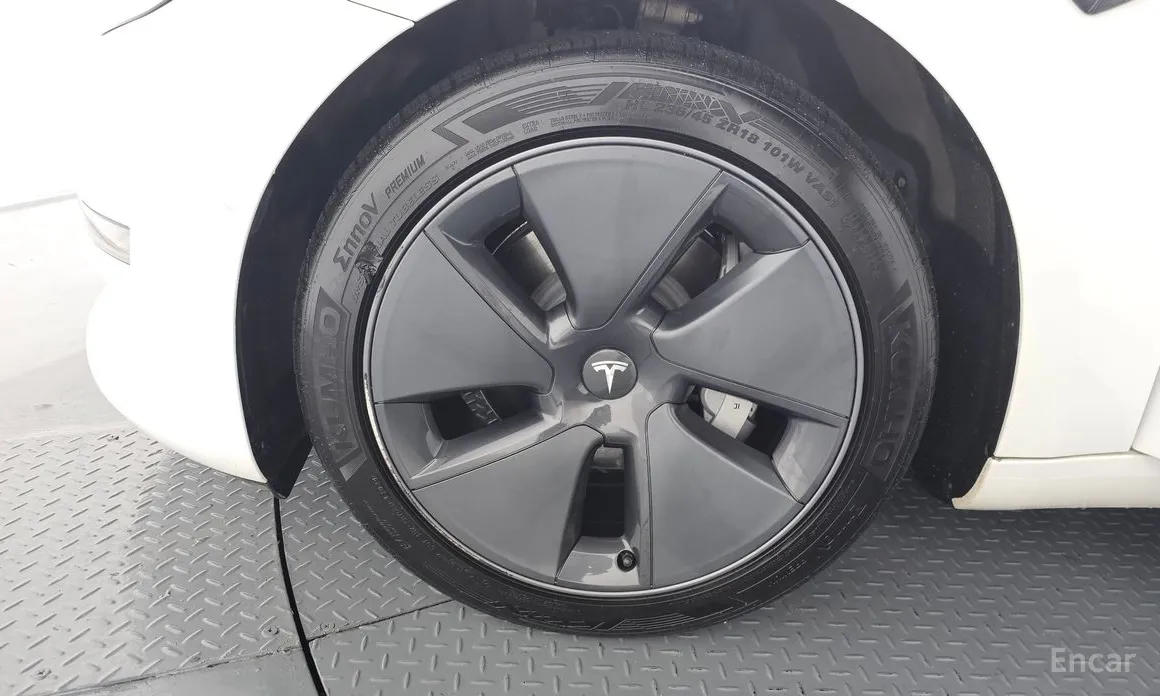 Фото 5 - Tesla Model 3