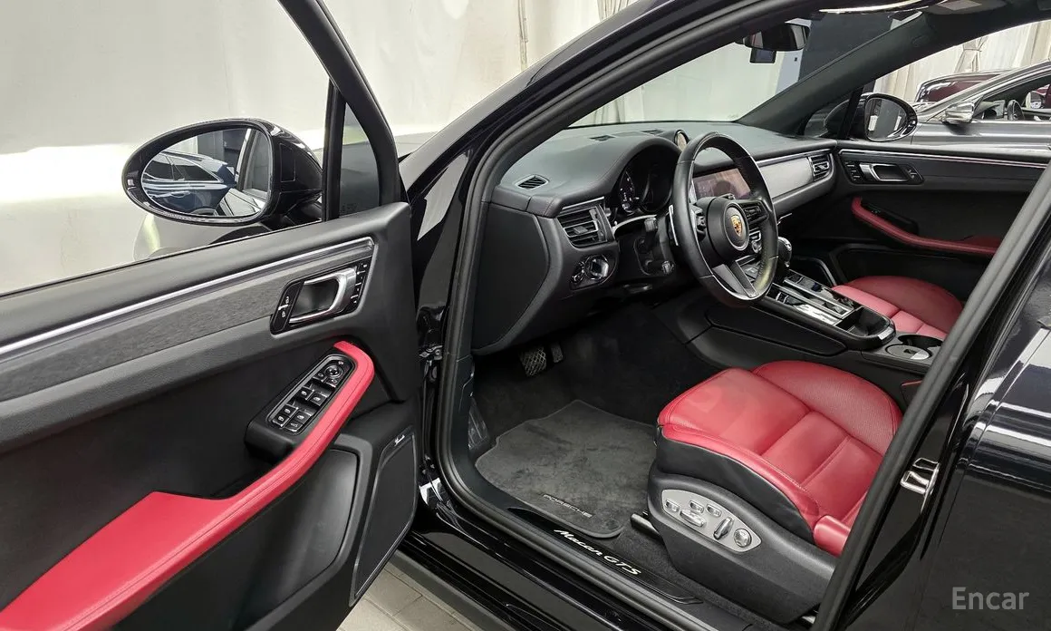 Фото 10 - Porsche Macan