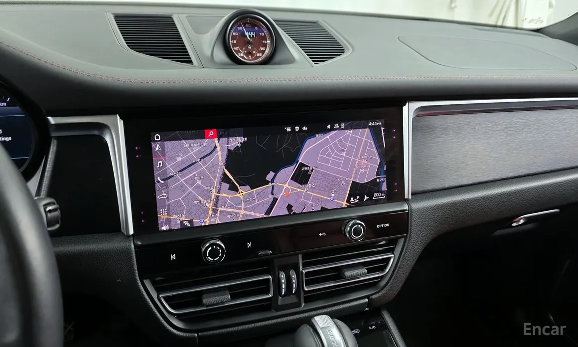 Фото 14 - Porsche Macan