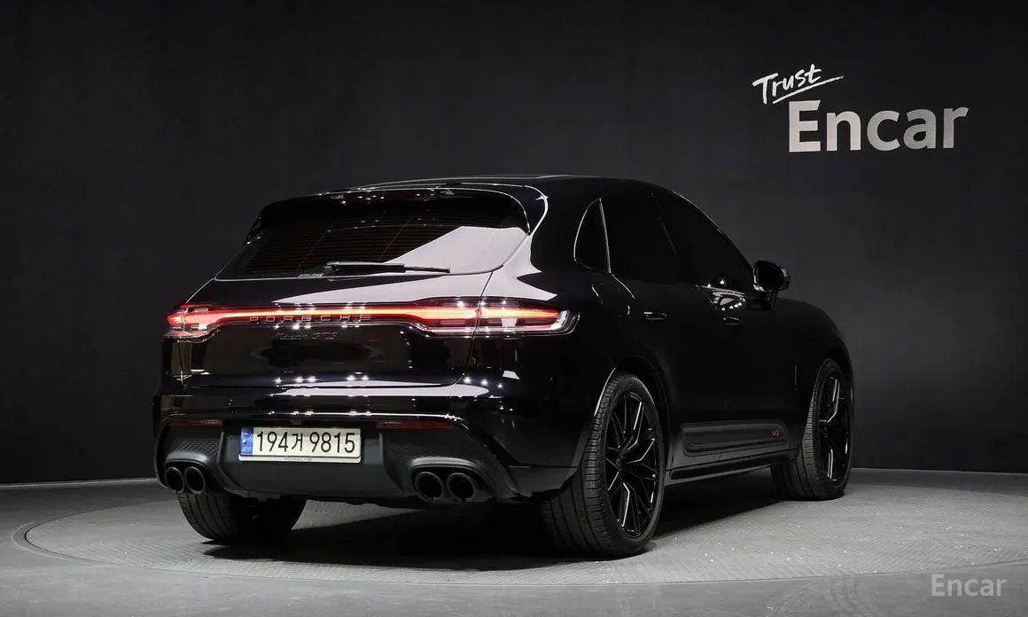 Фото 2 - Porsche Macan