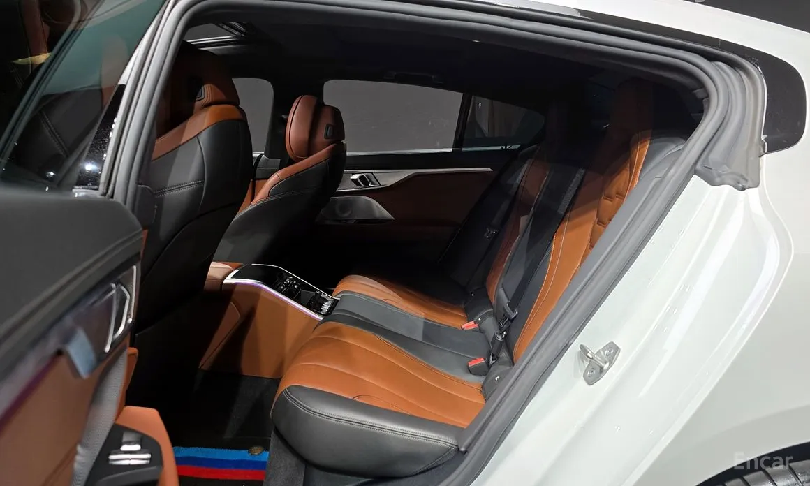 Фото 13 - BMW 8 Series