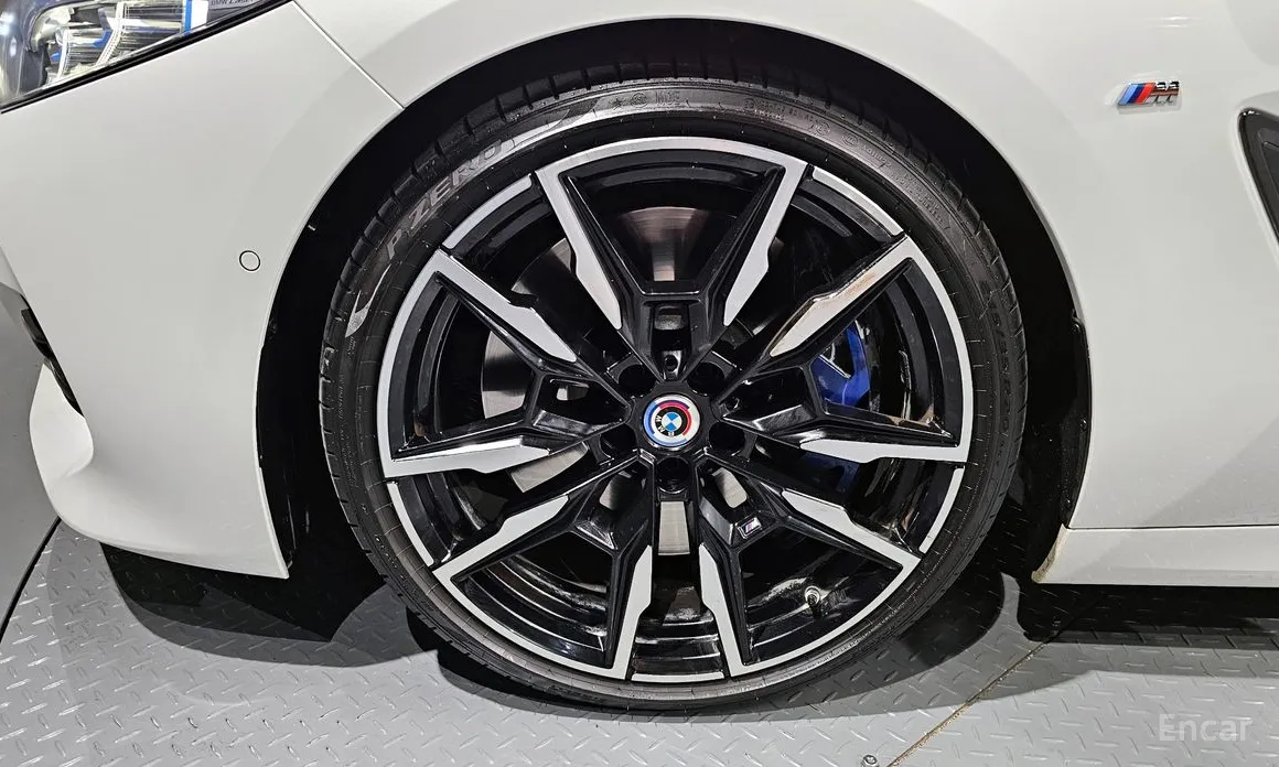 Фото 5 - BMW 8 Series