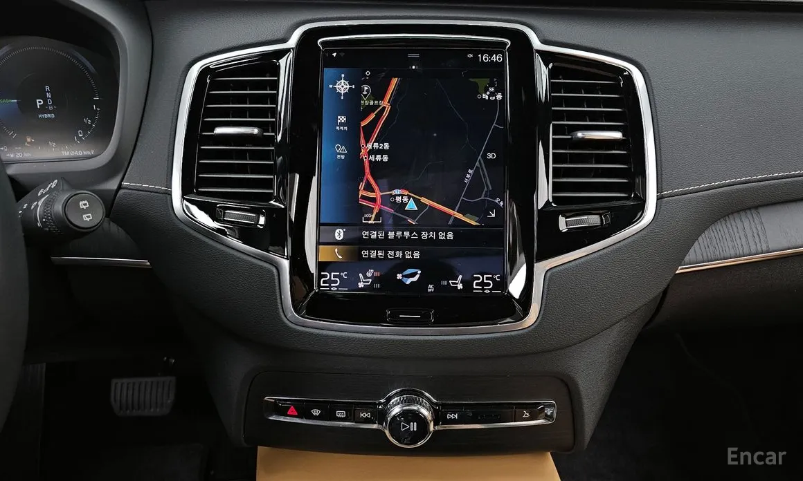 Фото 14 - Volvo XC90