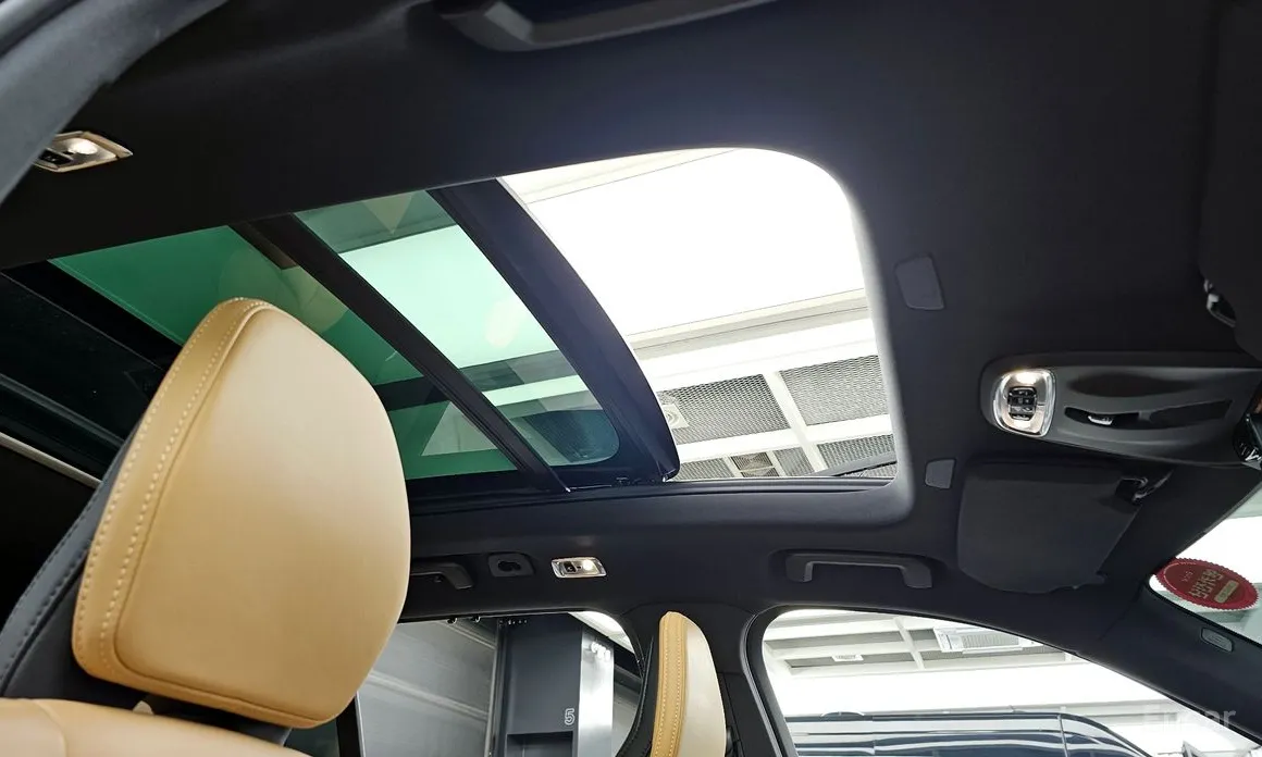 Фото 17 - Volvo XC90