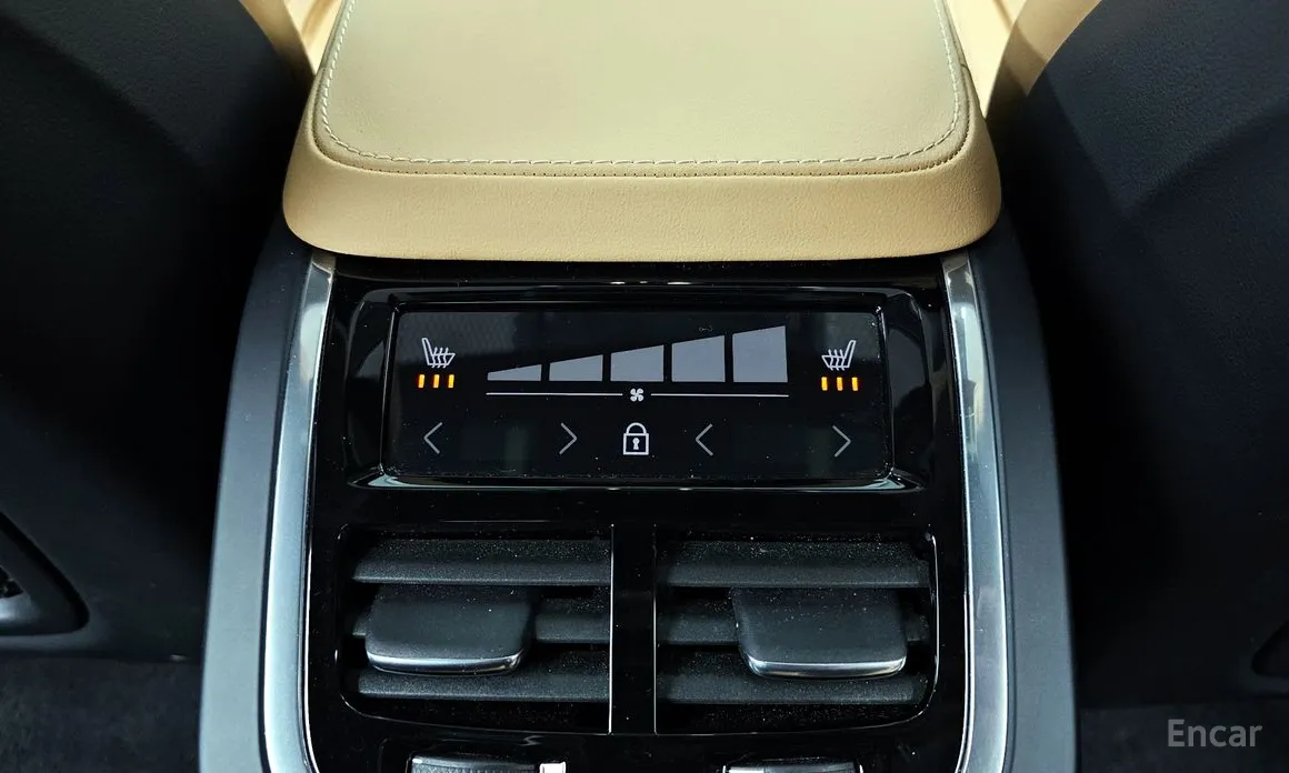 Фото 19 - Volvo XC90